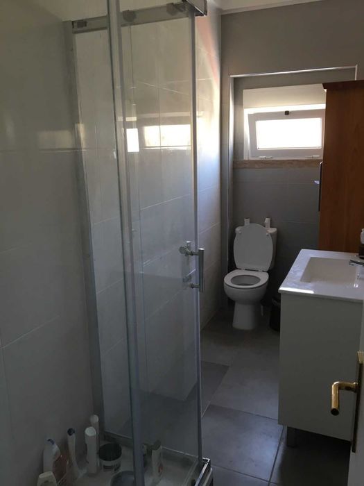 aluga-se quarto em apartamento remodelado