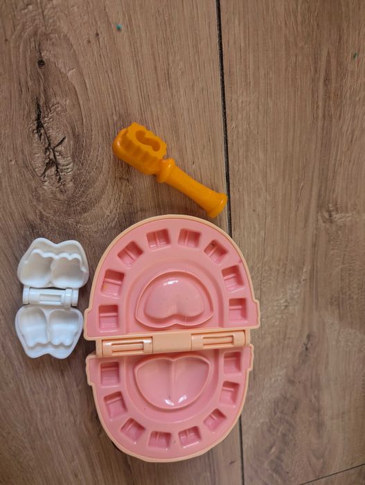 Play Doh zestaw mały dentysta