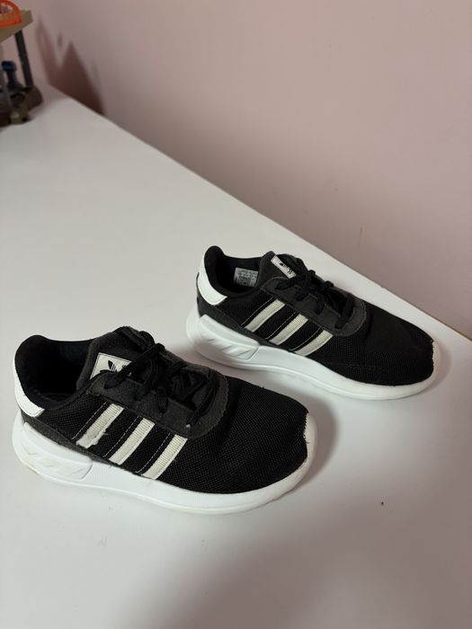 Кросівки adidas 27 розмір