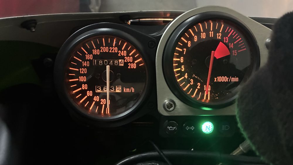 Kawasaki ZX7R (2001) 18.200kms