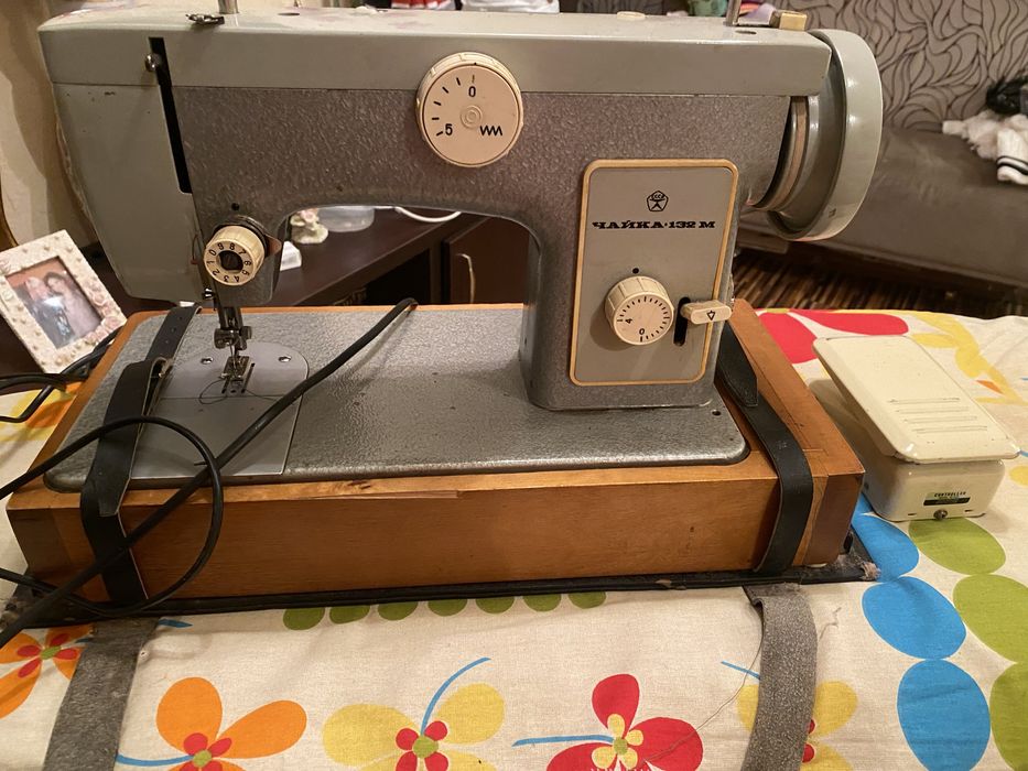 Швейная машина Чайка