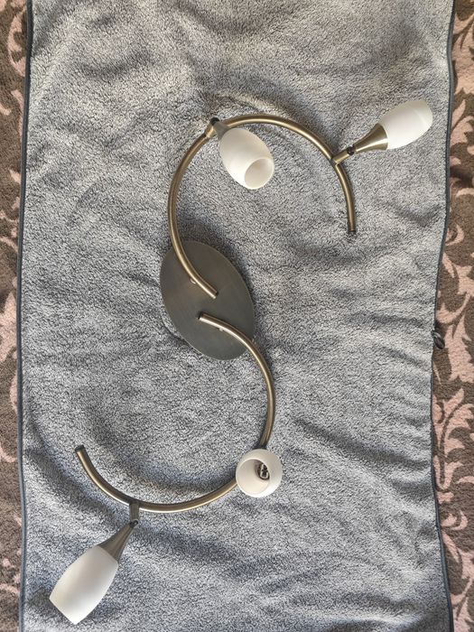 Продам люстру на чотири плафони