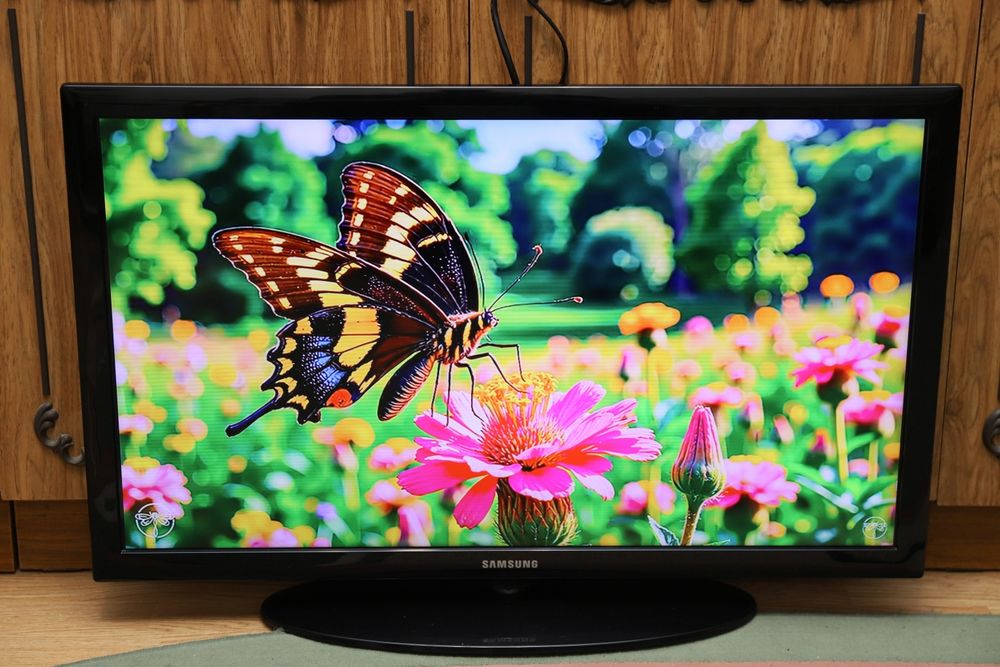 Samsung   UE32D4003W  32 дюйма