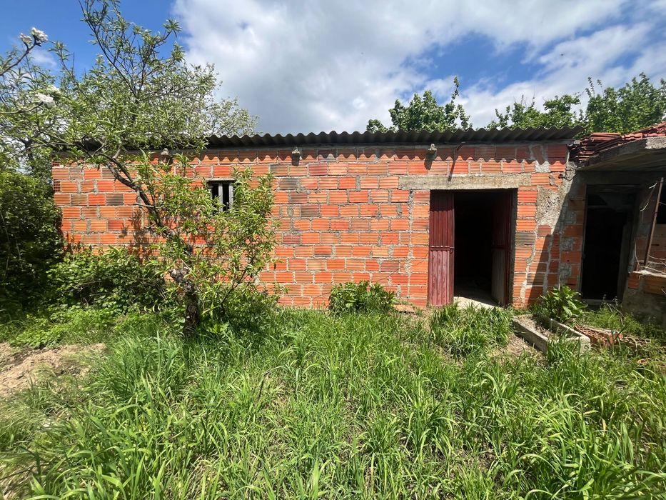 Arrenda-se Terreno em Chaves -Lameirão aproximadamente 300mt2