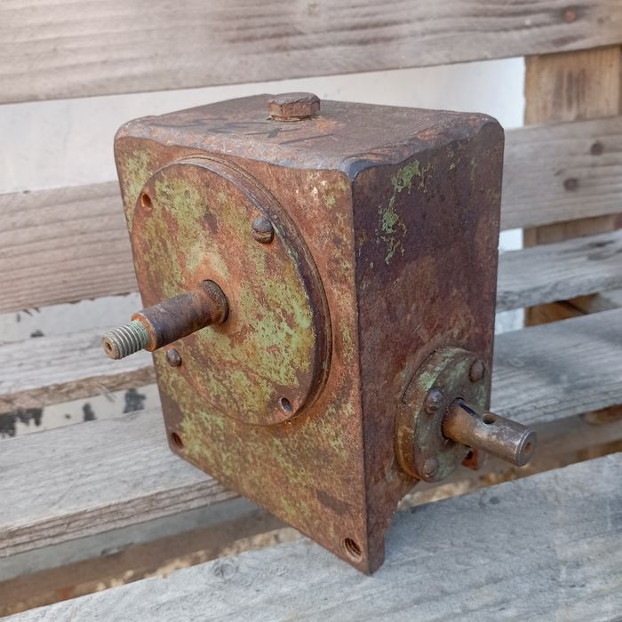 Редуктор 35к1. Редуктор  1 к 35