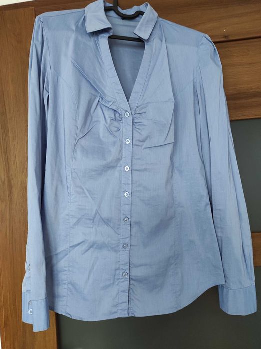 Niebieska koszula biurowa