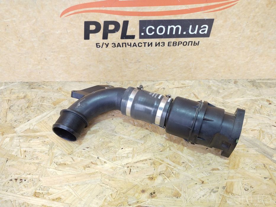 Ford Kuga II Mk2 12- Focus III Mk3 Патрубок интеркулера F1B1-6C750-AC