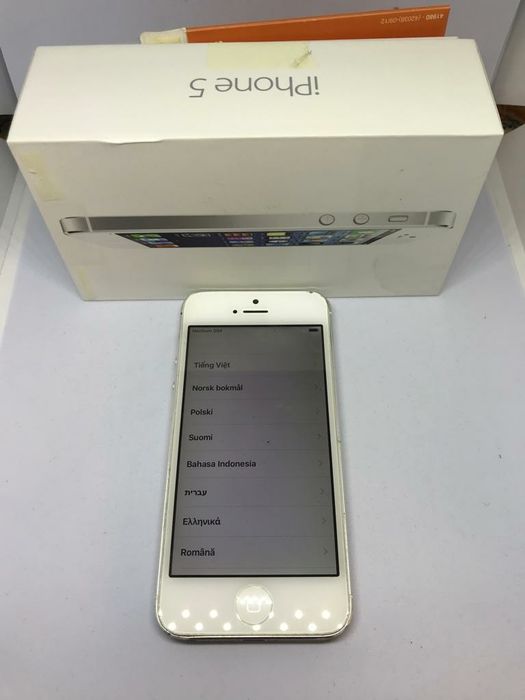 Vendo iphone 5 completo com caixa