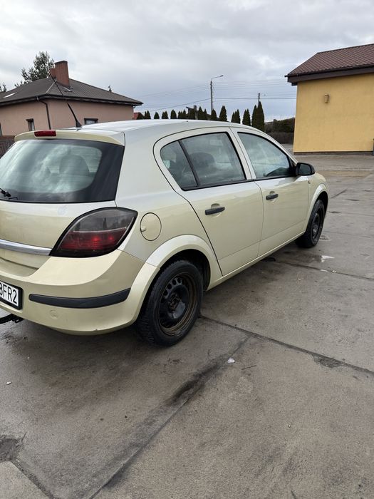 Opel Astra H 1.6 Benzyna