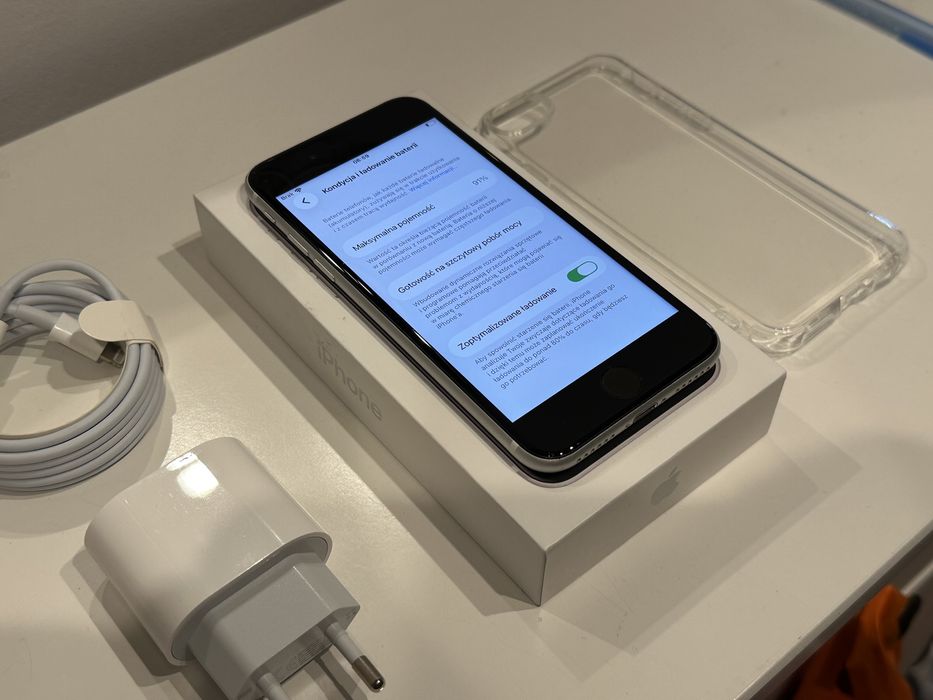 iPhone SE 2022– stan bardzo dobry , komplet bateria 91%
