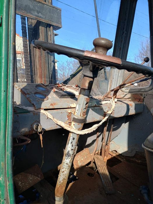 Продам Львівський навантажувач