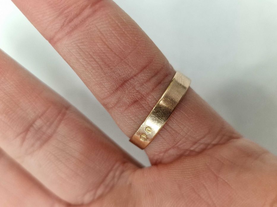 Złoty pierścionek damski/ 585/ 5.43 gram/ R15/ Piasek Pustyni/ 1963-86