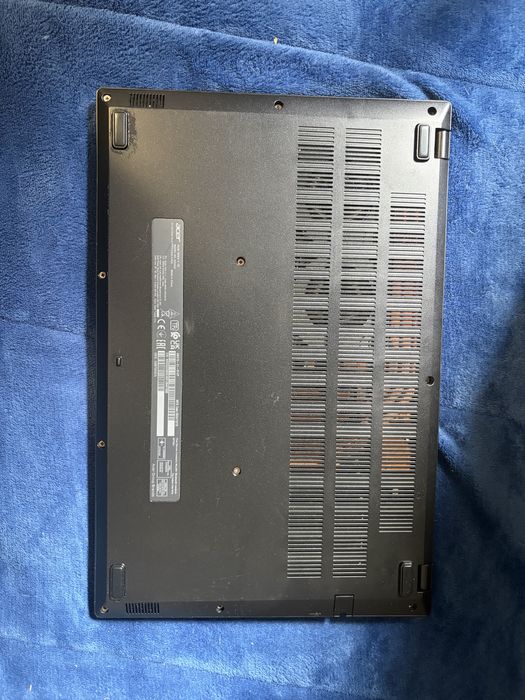 Acer Nitro V15 RTX 4050 / Ryzen 5 / 16GB / SSD 512GB / 165Hz
