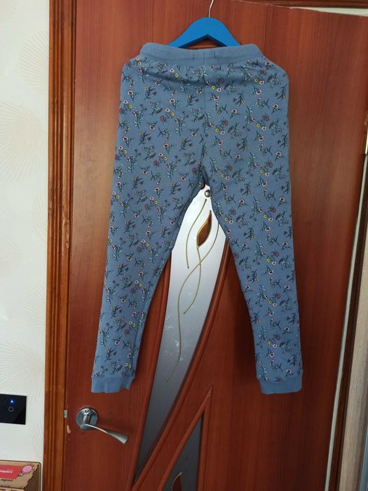 Спортивний костюм для дівчинки. Зріст 134см.