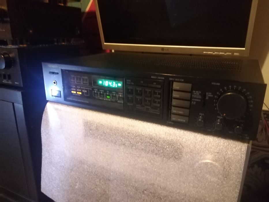 Onkyo Amplifier with Radio Model TX-732064170344128514122