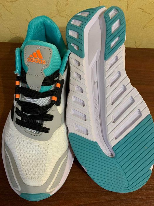 Жіночі кросівки Adidas