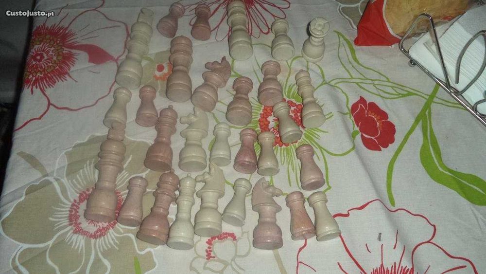 peças de xadrez em marmore