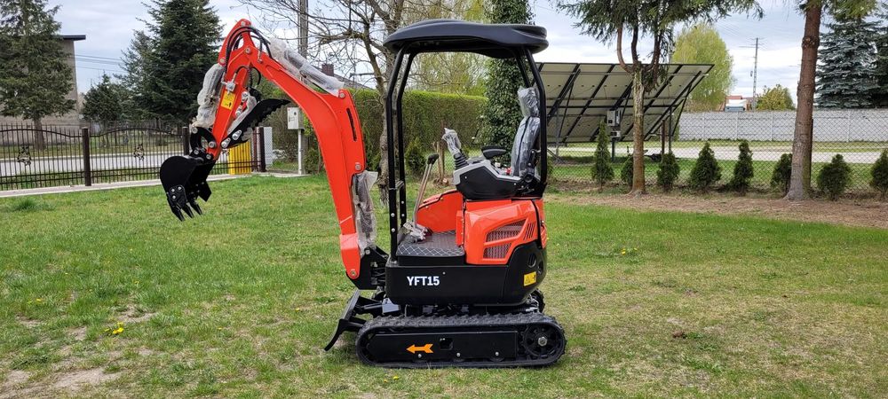 Yufan YFT 15  Mini koparka YFT 15 1500 kg Diesel 3-cylindry
