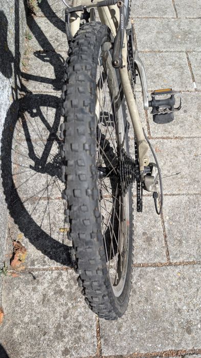 Bicicleta Berg x-pro roda 26, caixa Shimano D'eore 27v