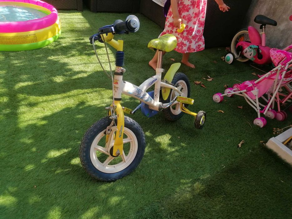 Bicicletas Triciclo menina e menino