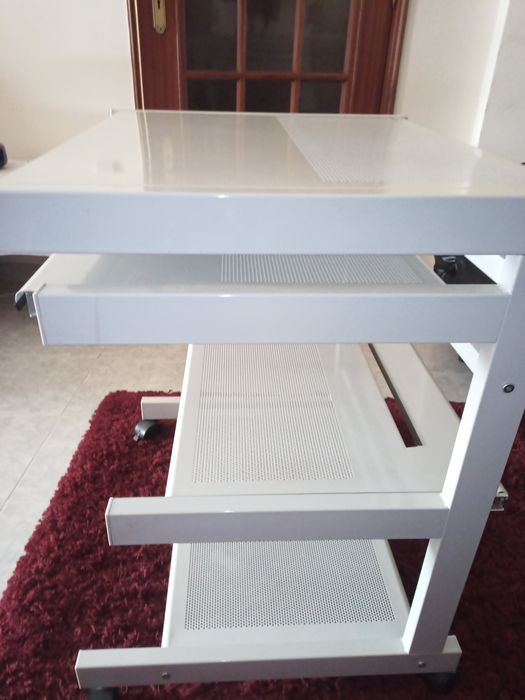 Secretaria computador e impressora em metal