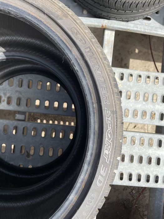 Продам 2 шини Dunlop R19 295 / 30