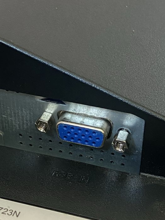 Монитор Samsung SyncMaster 723N