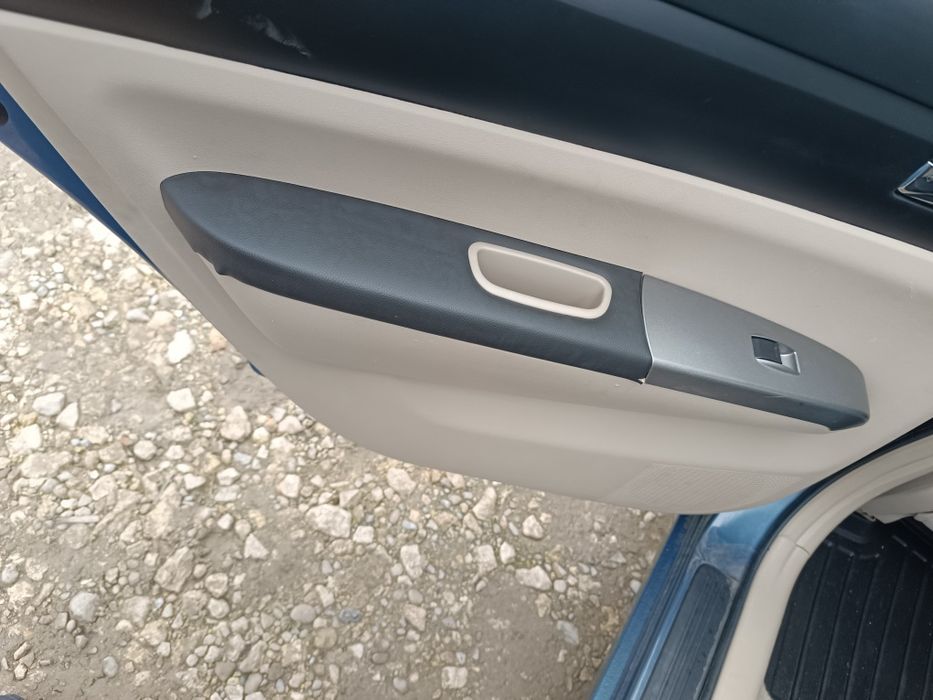 Продам автомобіль TOYOTA Prius,2005 року