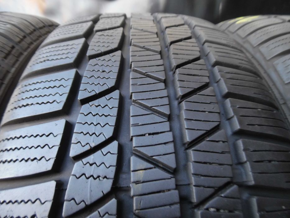 110. Opony ZIMOWE 205/50/17