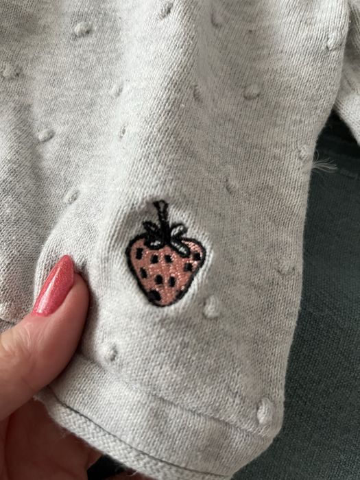 Dwa sweterki Coccodrillo r. 98 złota nitka
