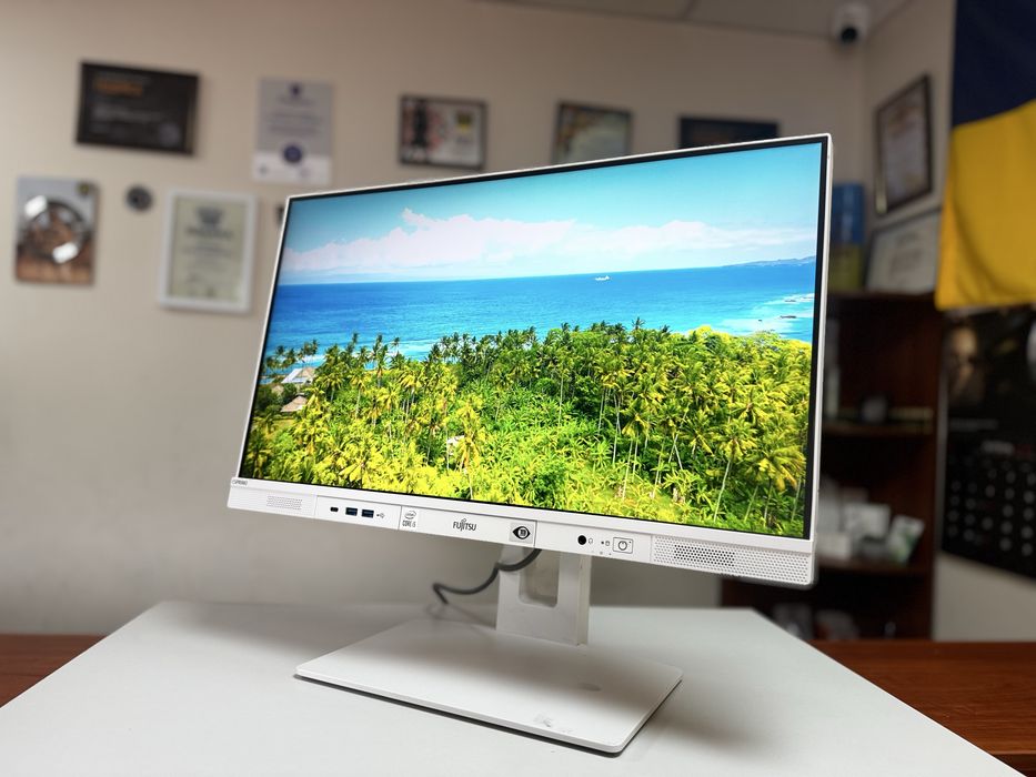 Моноблок Fujitsu ESPRIMO K5010/24 / i5-10500 /6 ядер/ 8GB / SSD 256GB / 24" Full HD IPS