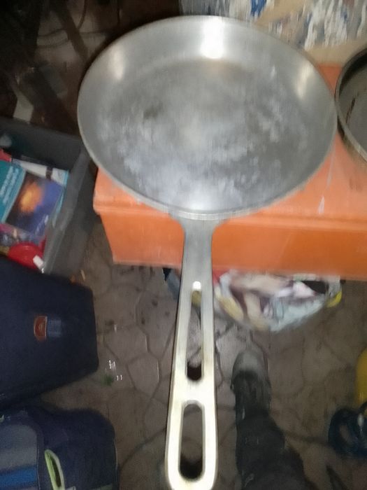 2 frigideiras para restaurantes