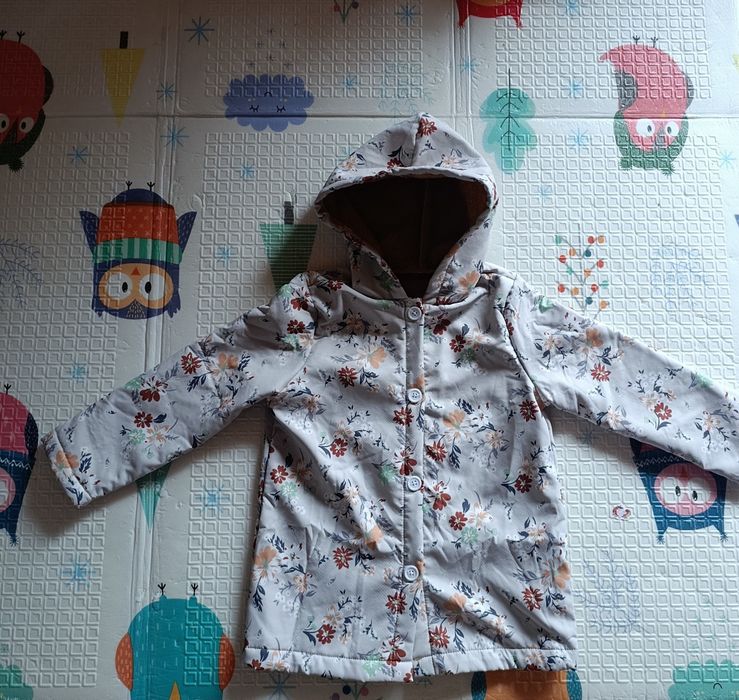 Jesienna kurtka z kapturem