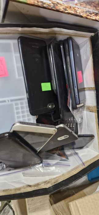 телефони на запчастини