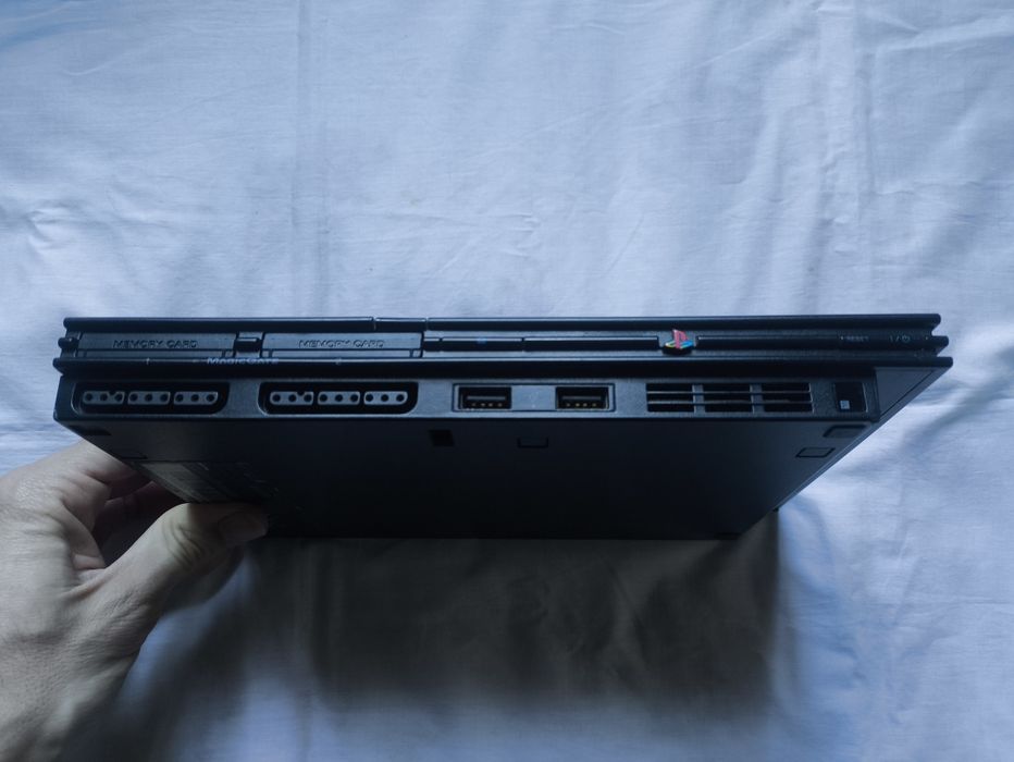 PlayStation 2 Slim + Extras