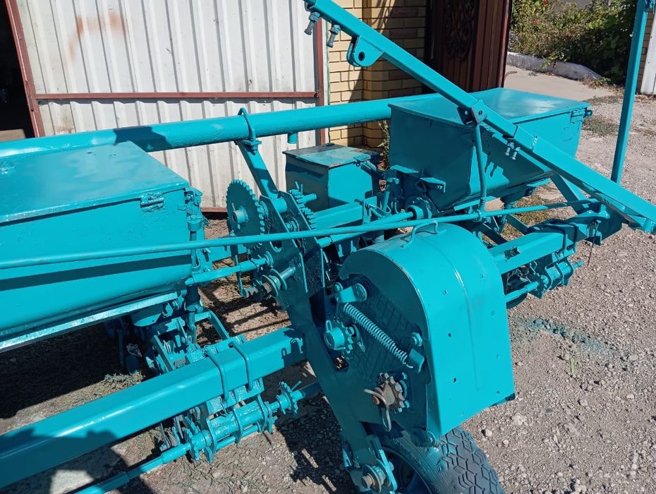 Сеялка СУПН-8 в рабочем состоянии