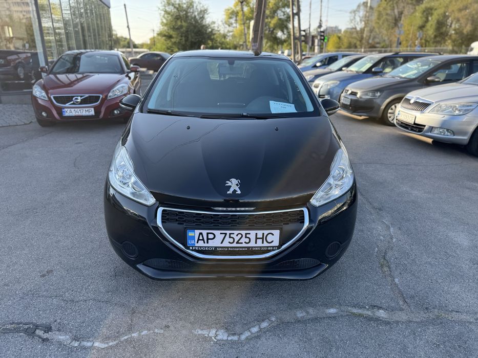 Продам Peugeot 208