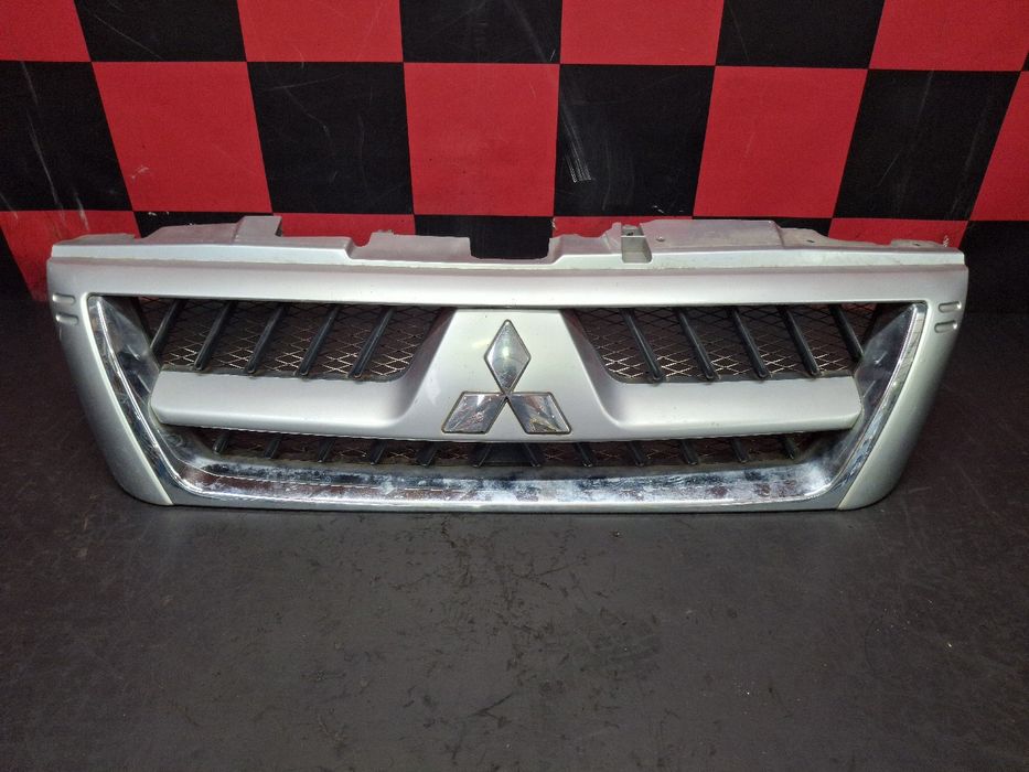 Grelha frente MITSUBISHI Pajero III (V6_W, V7_W)