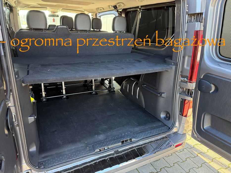 Wynajem busa 9- osobowego z kierowca i bez