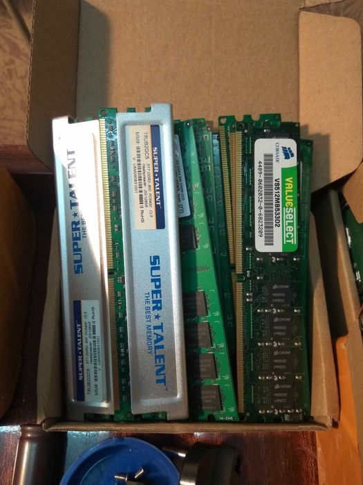 Продам память DDR1 512Mb, DDR2 512Mb, 1024Mb, 1Gb