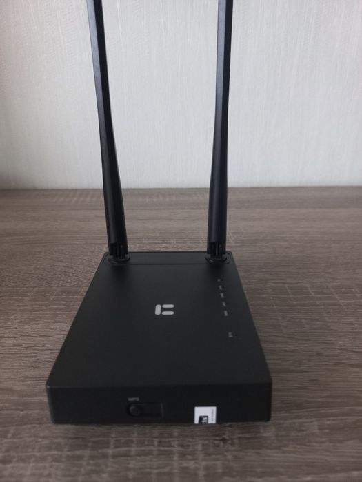 Маршрутизатор   Wi-Fi роутер Netis N4 AC1200