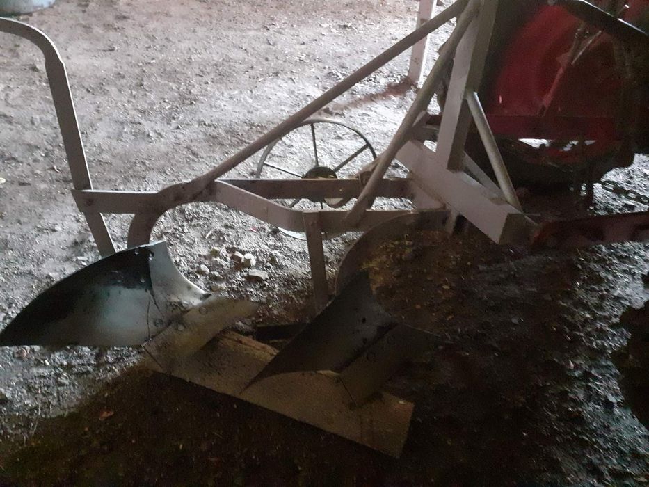 Плуг кінний перероблений під трактор