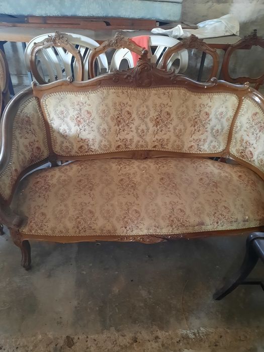 Canapé cadeiras e cadeiroes