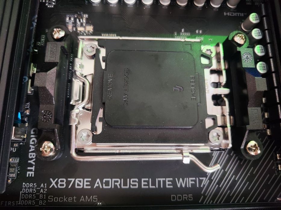 Płyta główna GIGABYTE X870E Aorus Elite WiFi7