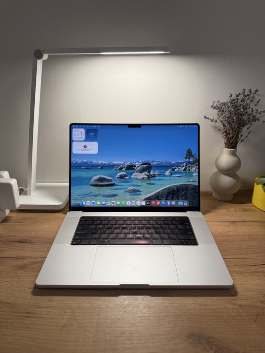 MacBook Pro 16’ 2021 32GB RAM 512GB Silver