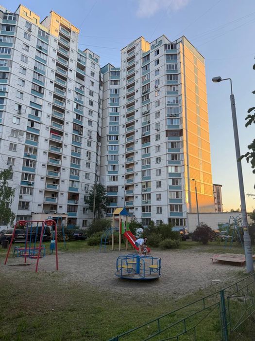 Продаж 3-к кв Троєщина Лісківська буд. 24