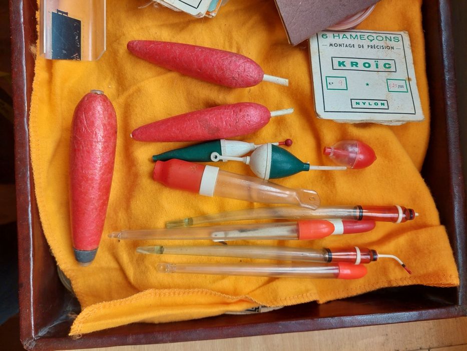 Material de pesca antigo vintage