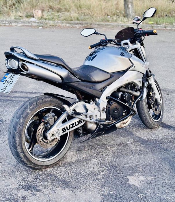 SUZUKI GSR600 2007