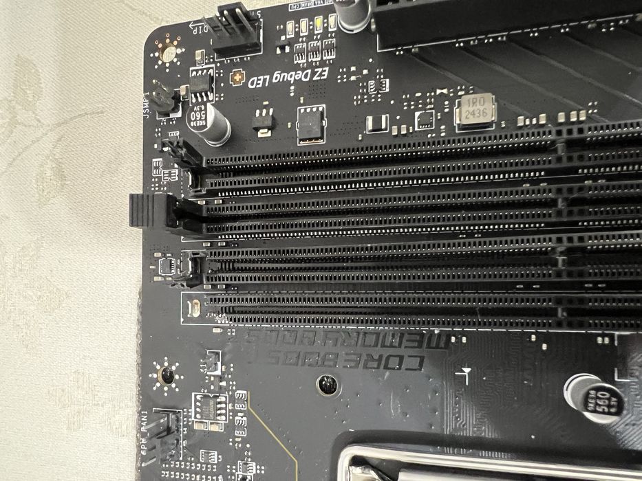 Материнская плата MSI Pro B760M-P (поврежденная)