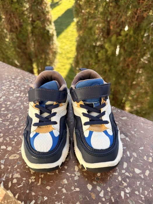 Дитячі кросівки Zara